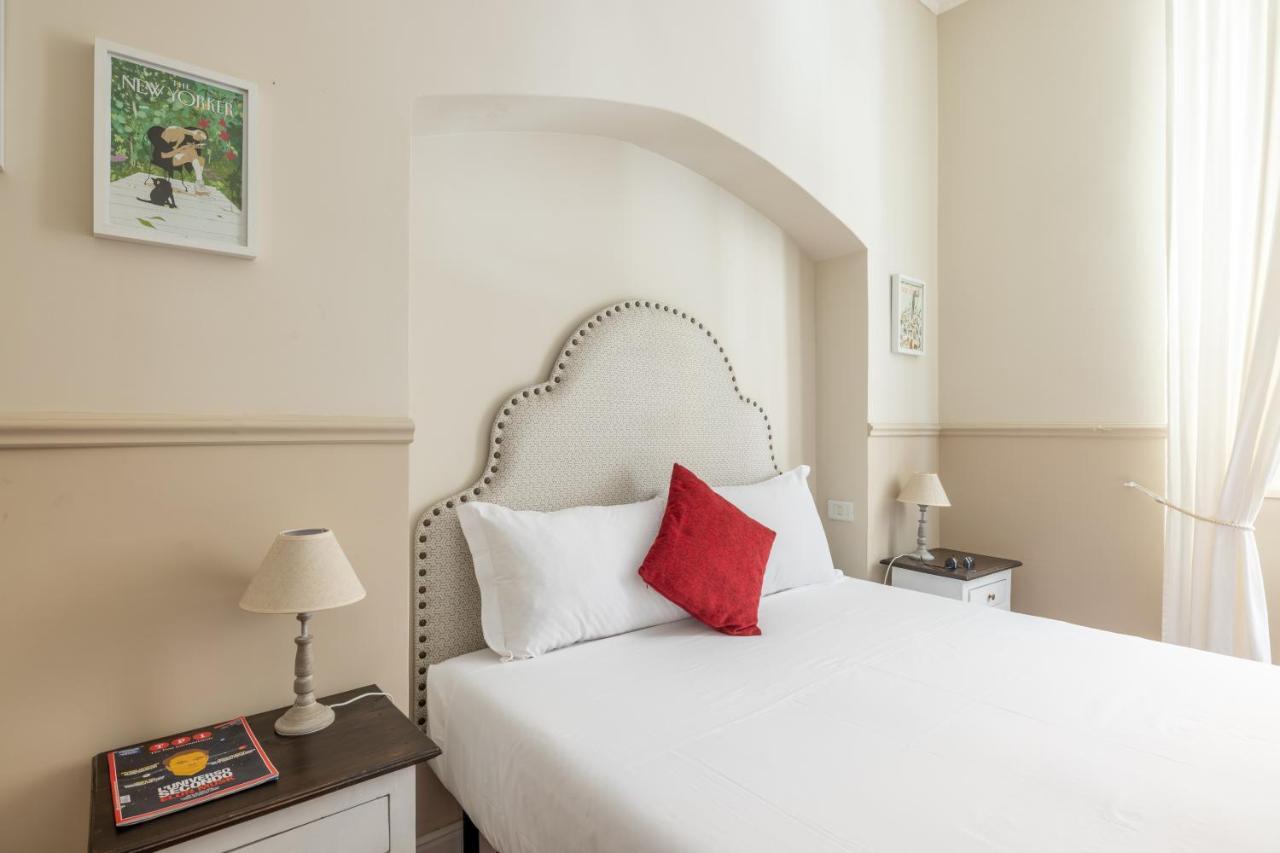 Charming Apartment With Patio A Few Steps From Colosseum Exterior photo